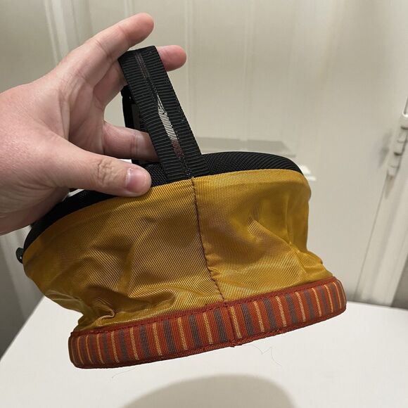 REI Adventure Dog Collapsible Fold Down Handle Gold Dog Water Food Bowl Nylon - Picture 6 of 9